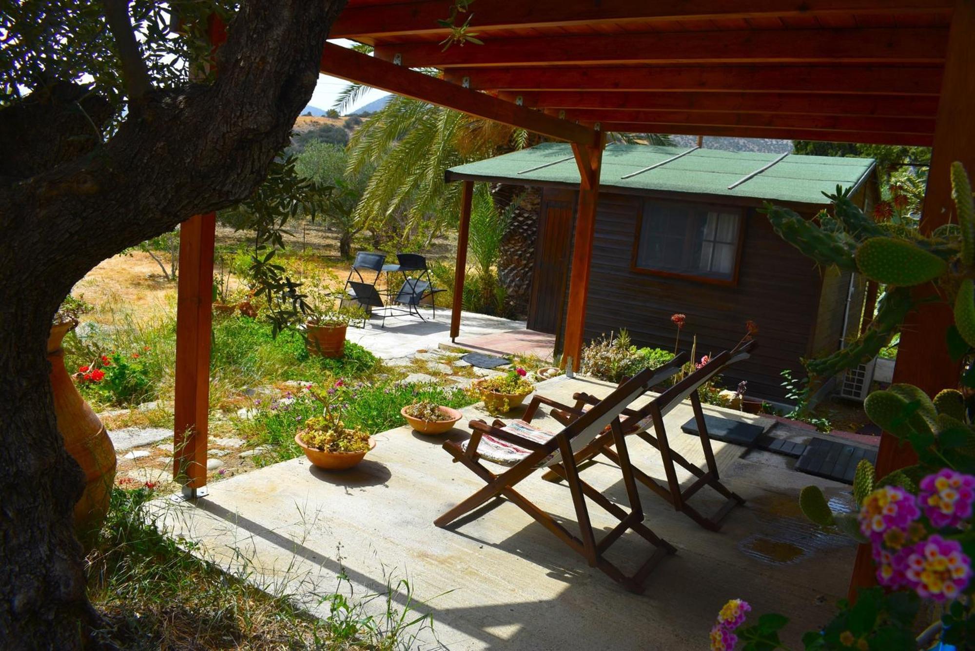 Levantes Garden House - Keratokampos Luaran gambar